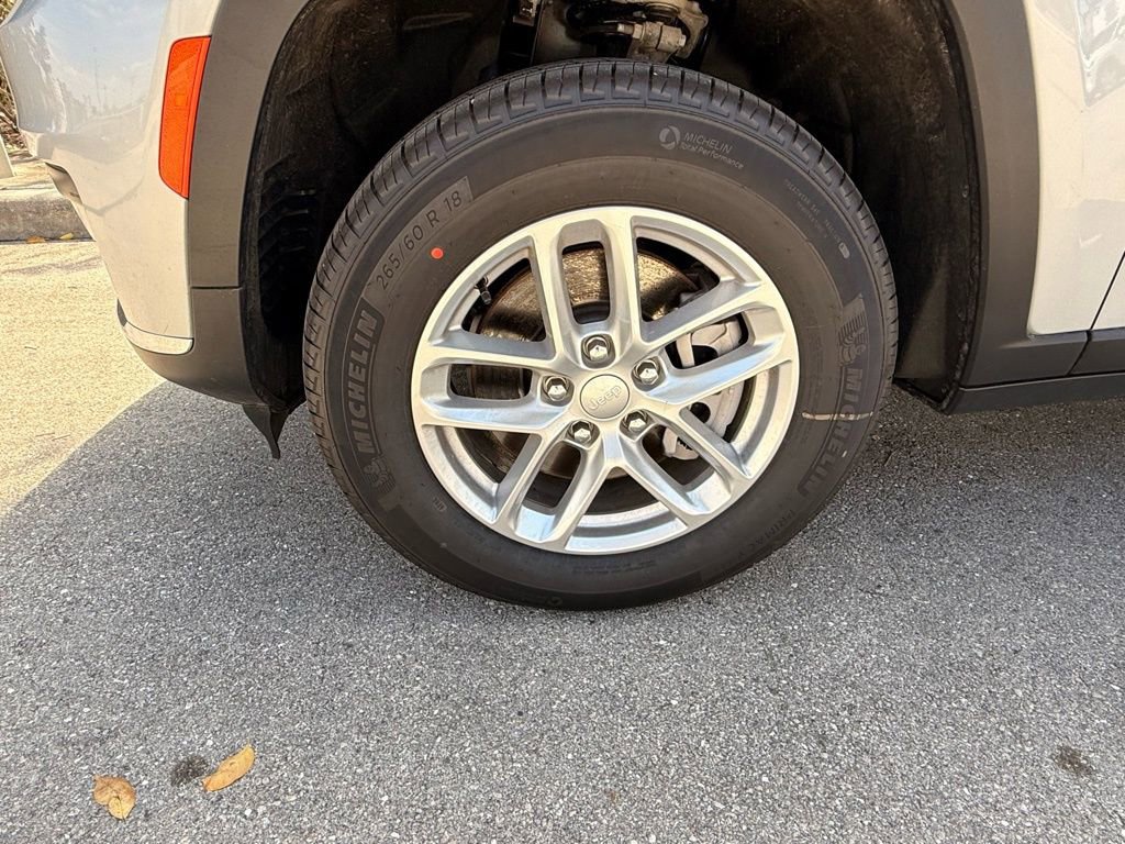 New 2026 Jeep Grand Cherokee L Laredo image 30