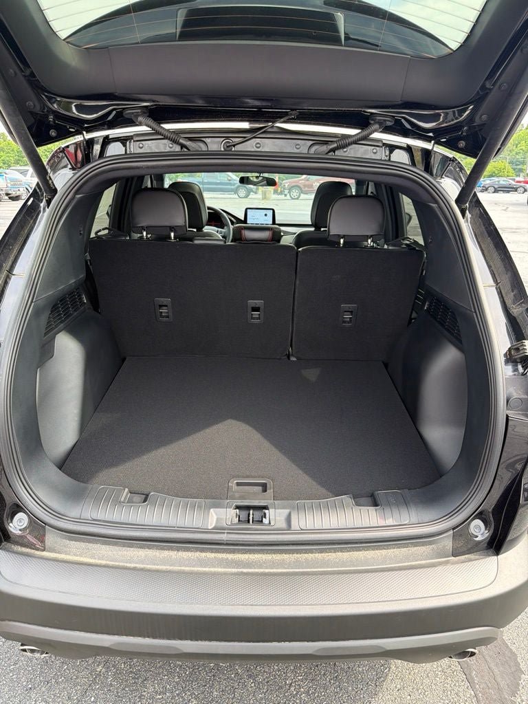 New 2025 Ford Escape ST-Line w/ Cold Weather Package FWD image 24