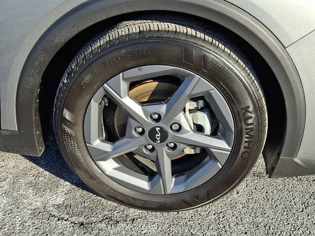 Used 2025 Kia K4 LXS image 11