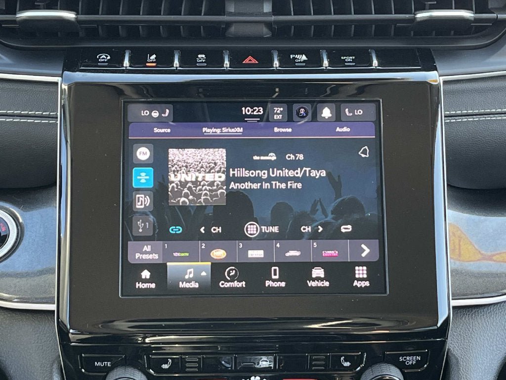 Used 2021 Jeep Grand Cherokee L Laredo w/ Luxury Tech Group I AWD/4WD image 12