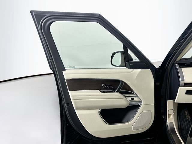 Used 2023 Land Rover Range Rover SE image 11