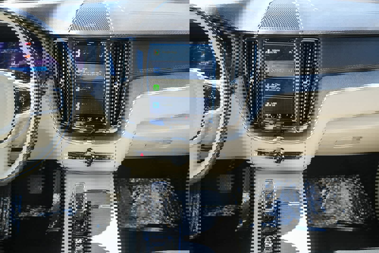 Used 2023 Volvo XC60 B5 Ultimate image 12