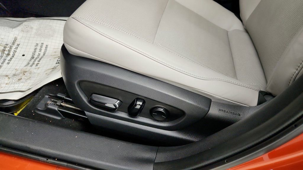 Used 2019 Lexus UX 250h w/ Premium Package image 11