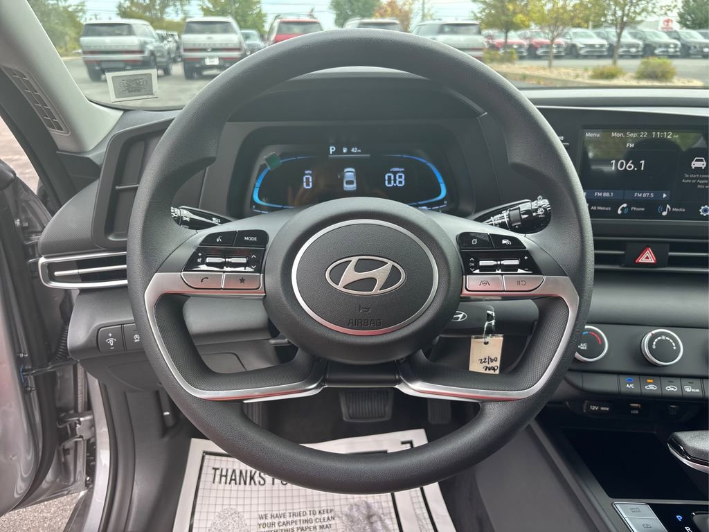 New 2025 Hyundai Elantra SE image 14