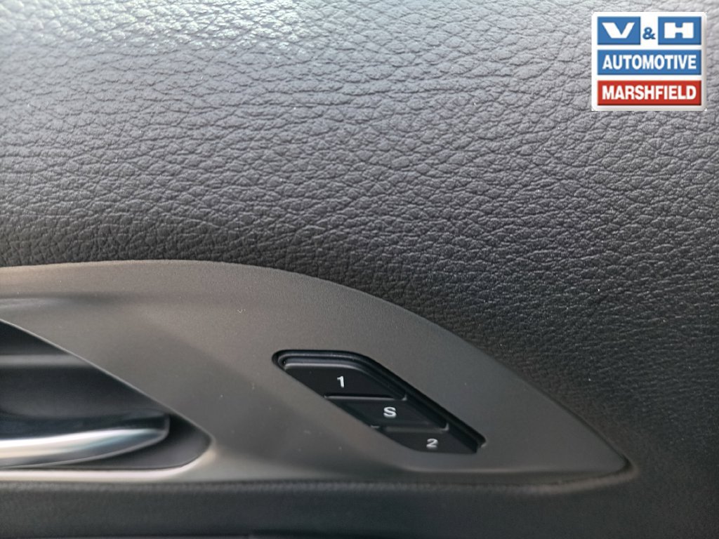 Used 2025 Chrysler Pacifica Select FWD image 15