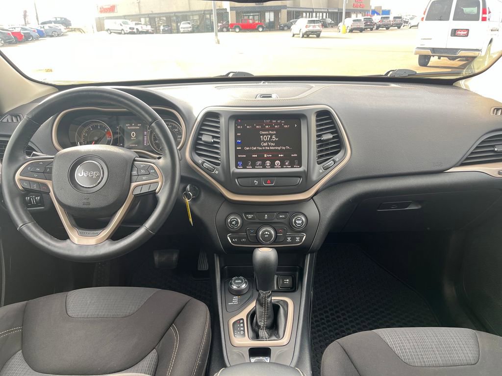 Used 2016 Jeep Cherokee Latitude w/ Safety/Convenience Group image 17