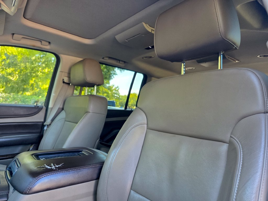 Used 2015 Chevrolet Suburban LT RWD image 12