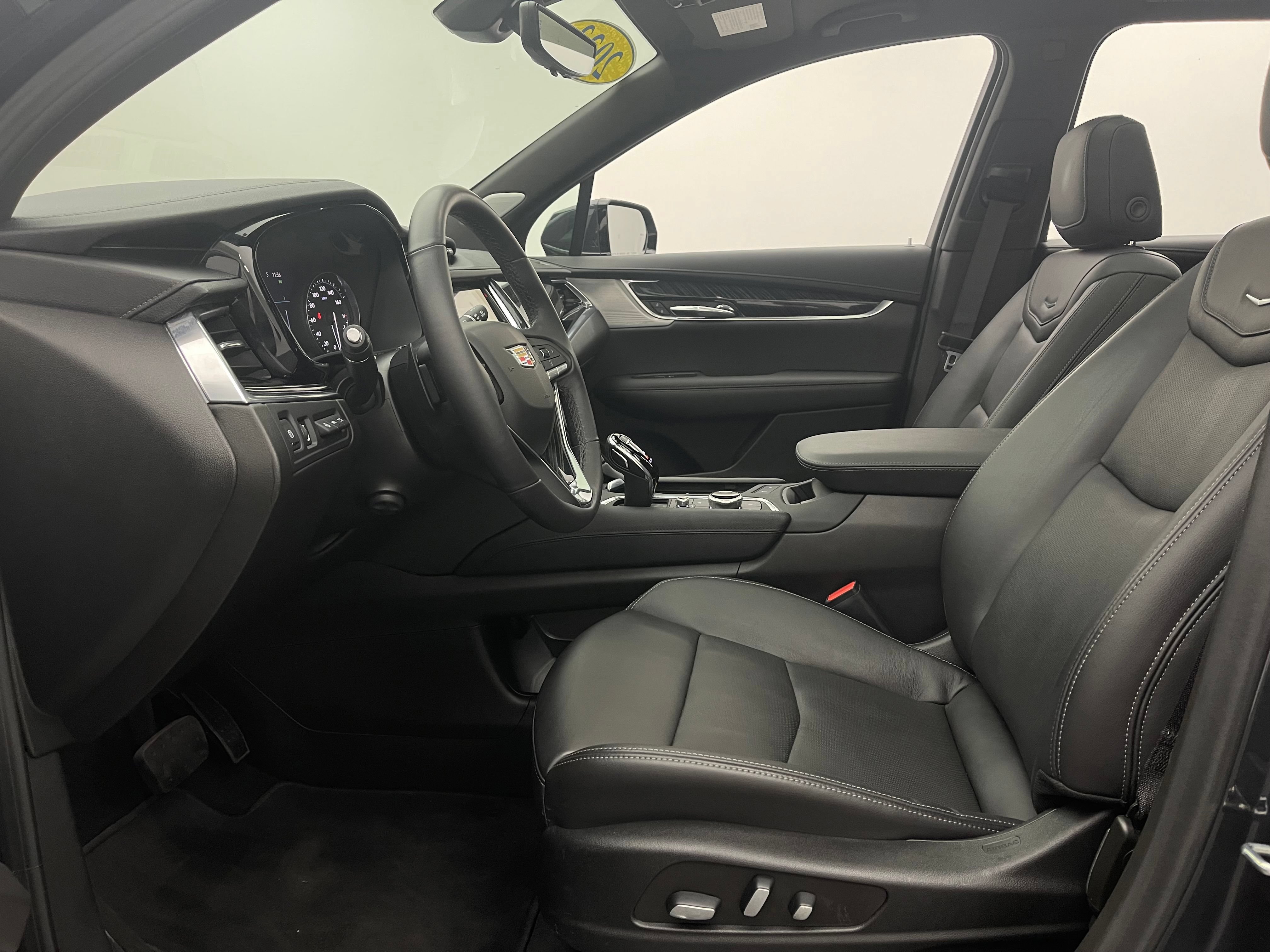 Used 2023 Cadillac XT6 Premium Luxury w/ Technology Package AWD/4WD image 20