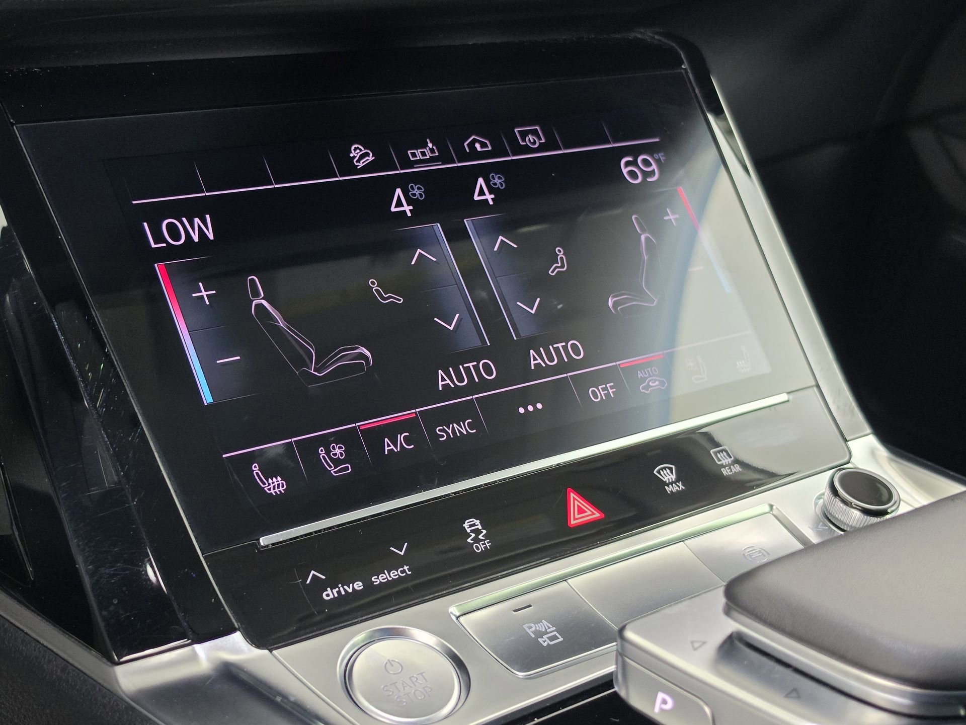 Used 2019 Audi e-tron Premium Plus w/ Cold Weather Package AWD/4WD image 33