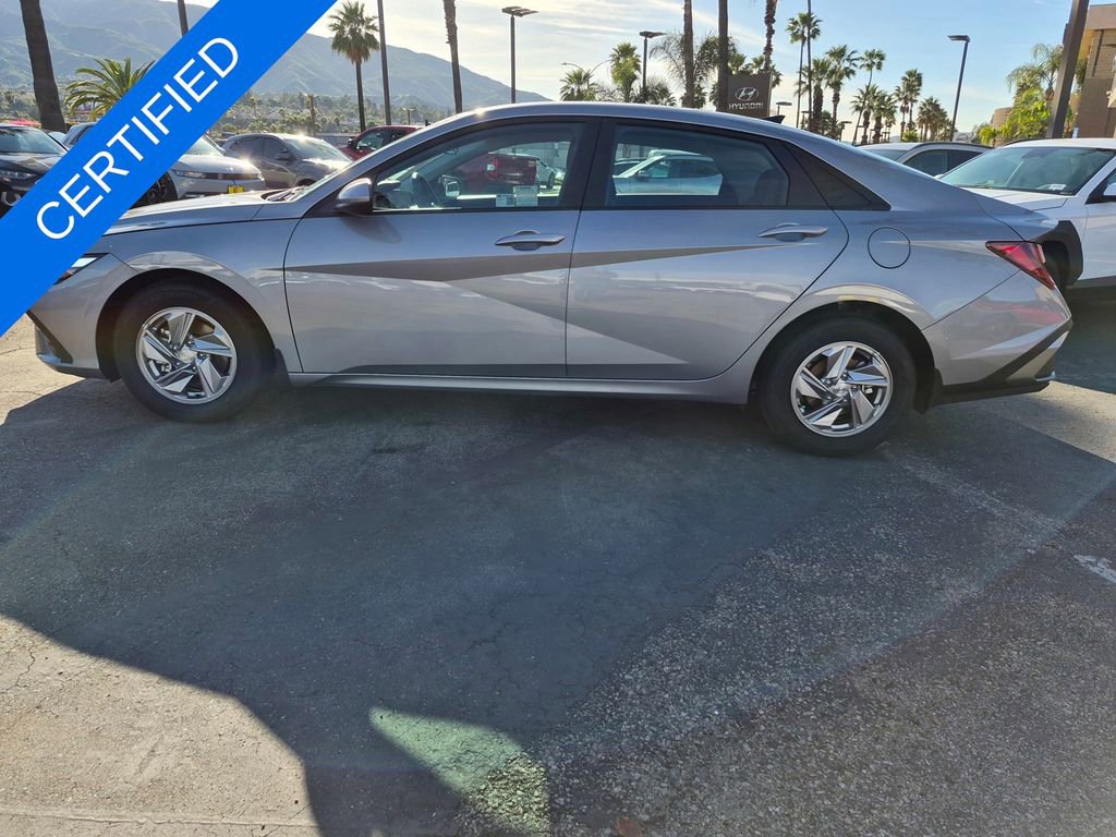 Used 2025 Hyundai Elantra SE image 4