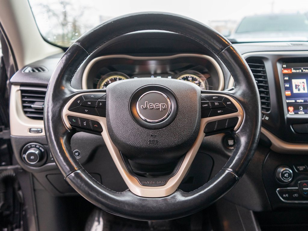 Used 2018 Jeep Cherokee Limited image 14