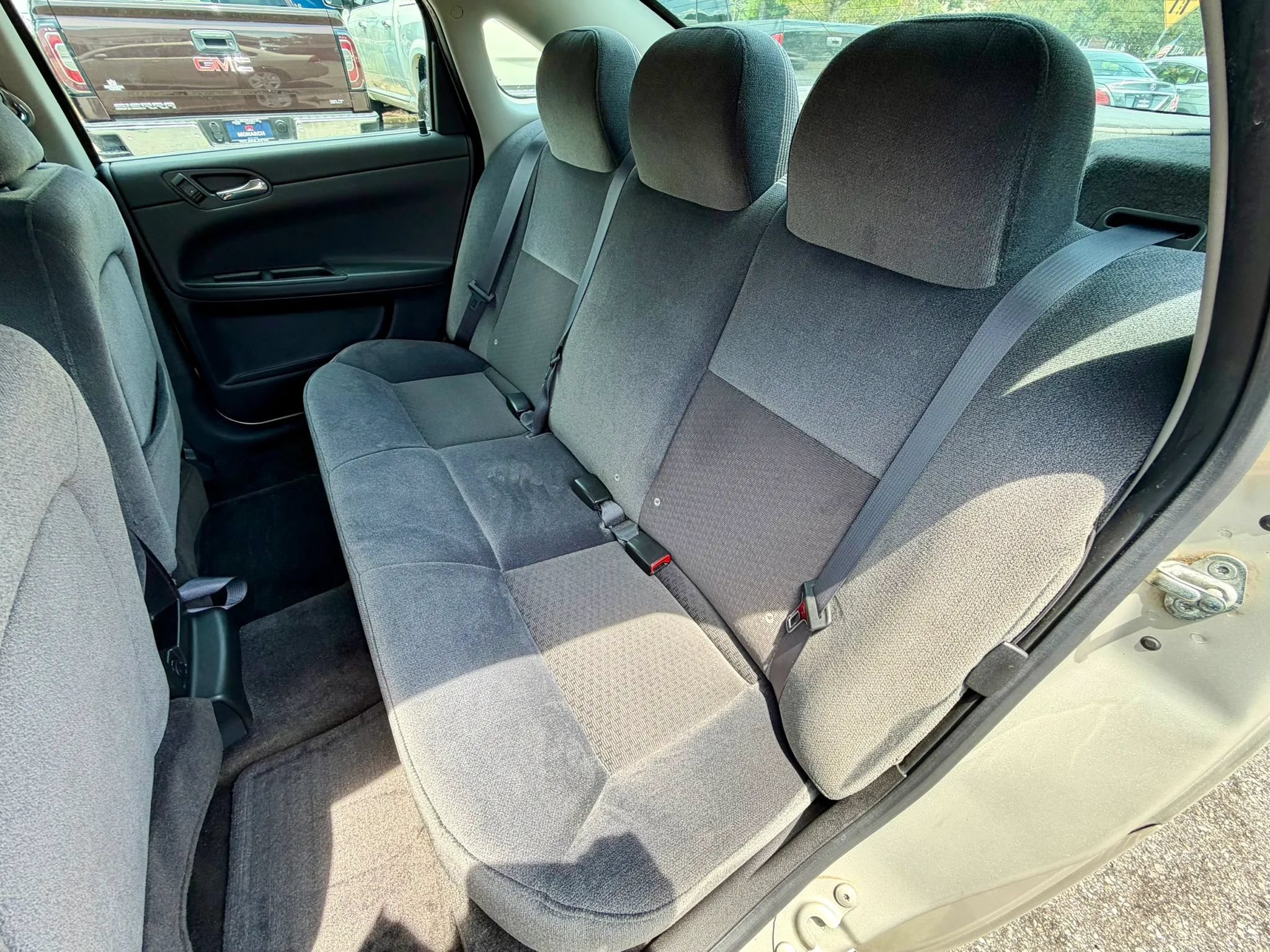 Used 2011 Chevrolet Impala LS FWD image 9