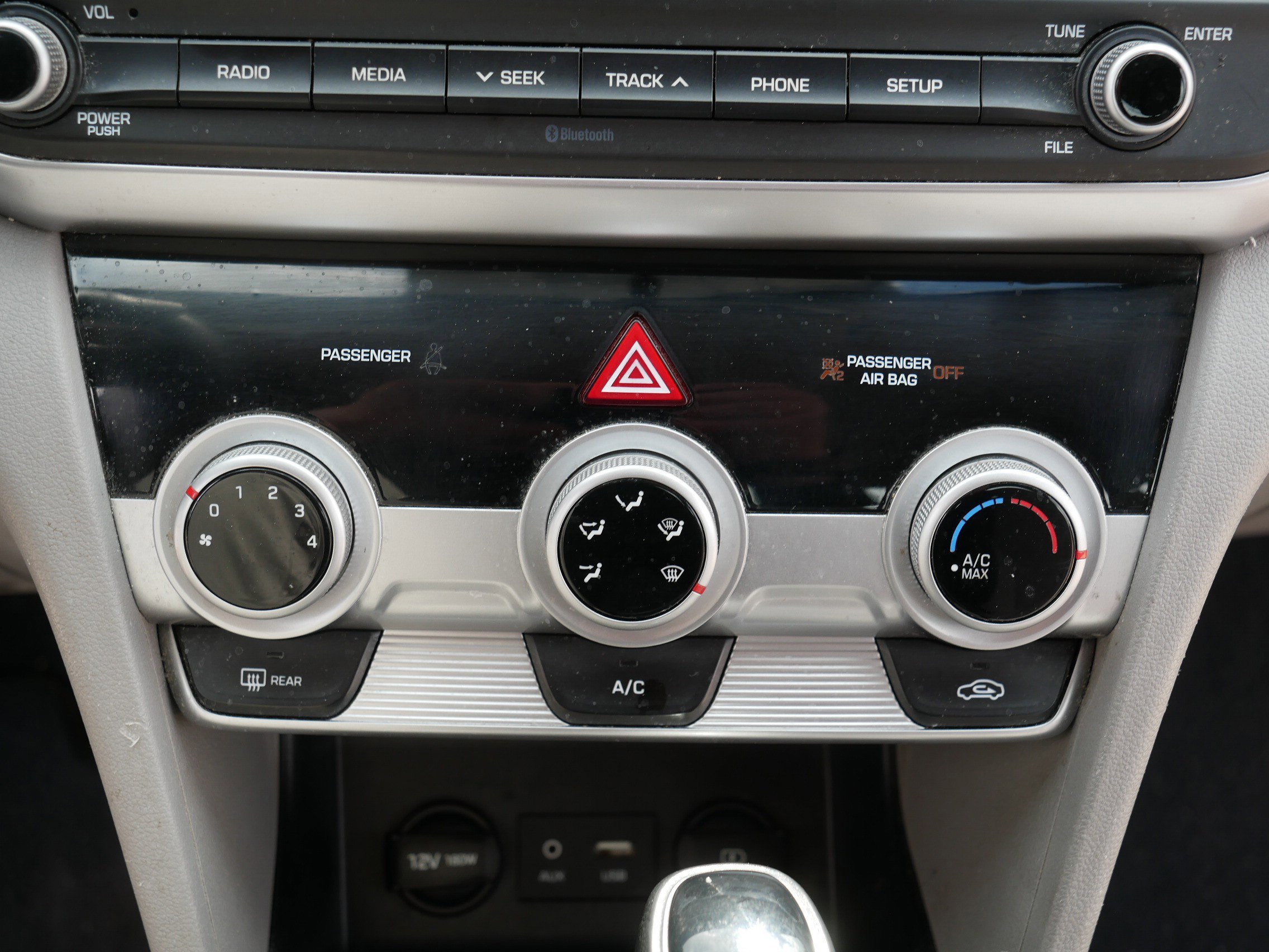 Used 2019 Hyundai Elantra SE FWD image 24