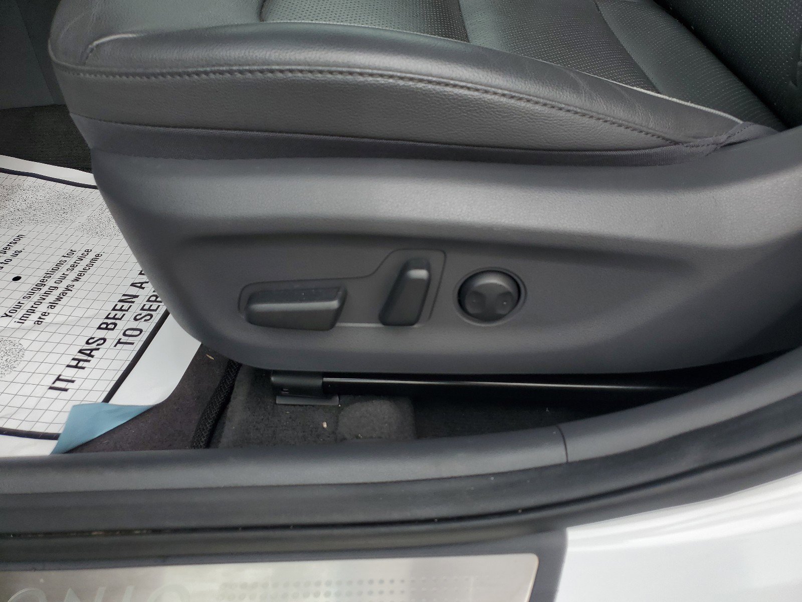 Used 2020 Hyundai Ioniq Limited image 14