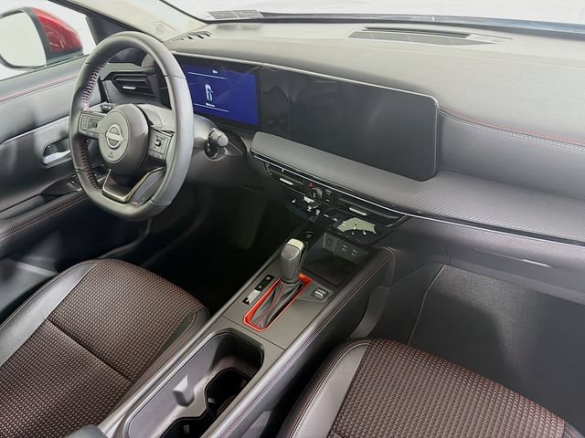 Certified 2025 Nissan Kicks SR w/ SR Premium Package AWD/4WD image 35