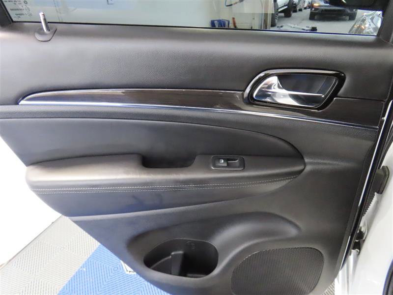 Used 2021 Jeep Grand Cherokee Overland image 32