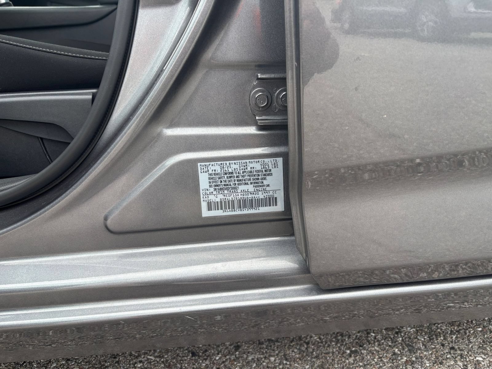 Used 2025 Nissan Sentra SV FWD image 27