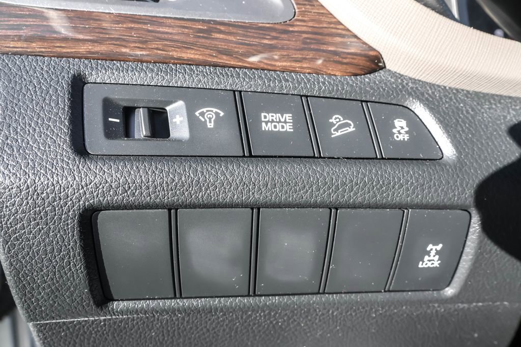 Used 2017 Hyundai Santa Fe Sport image 16