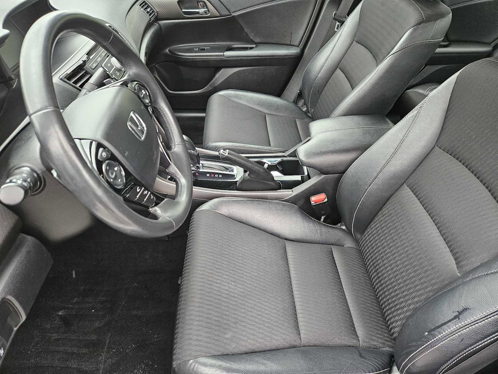 Used 2017 Honda Accord Sport image 13