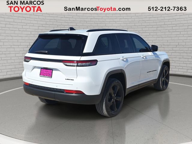 Used 2024 Jeep Grand Cherokee Limited w/ Black Appearance Package image 5