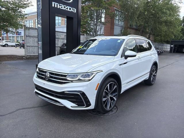 Used 2024 Volkswagen Tiguan SEL R-Line AWD/4WD image 4