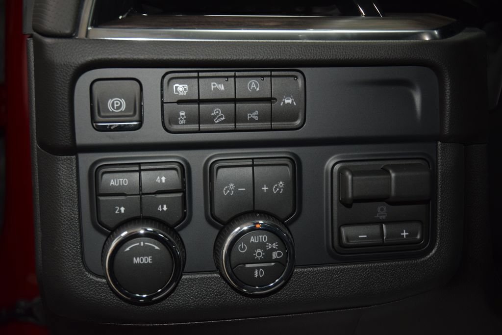 New 2026 Chevrolet Suburban Premier AWD/4WD image 36