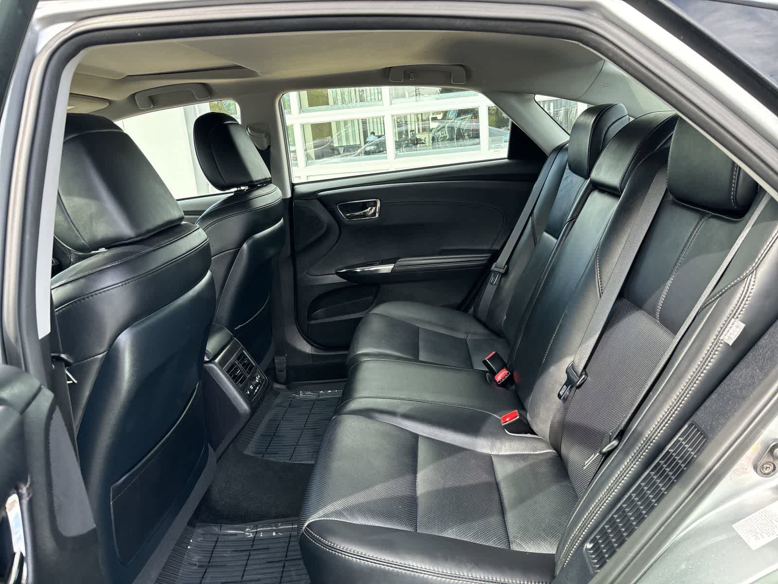 Used 2018 Toyota Avalon Limited w/ Carpet Mat Package FWD image 7