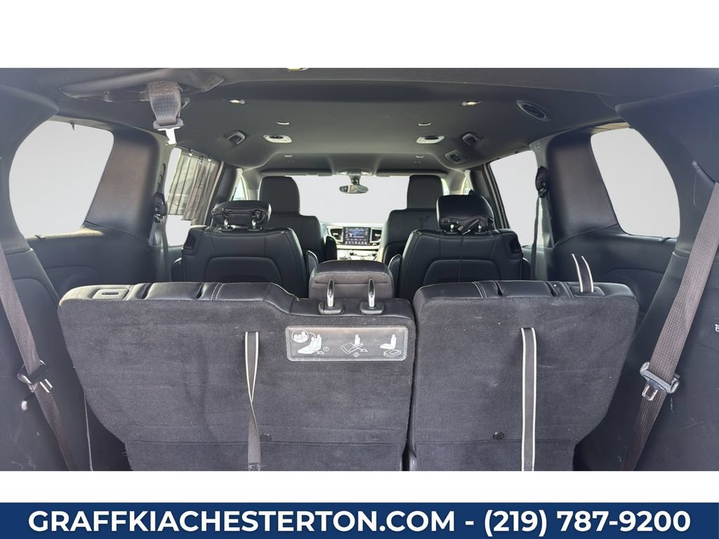 Used 2020 Chrysler Pacifica Touring-L w/ Premium Audio Group FWD image 27