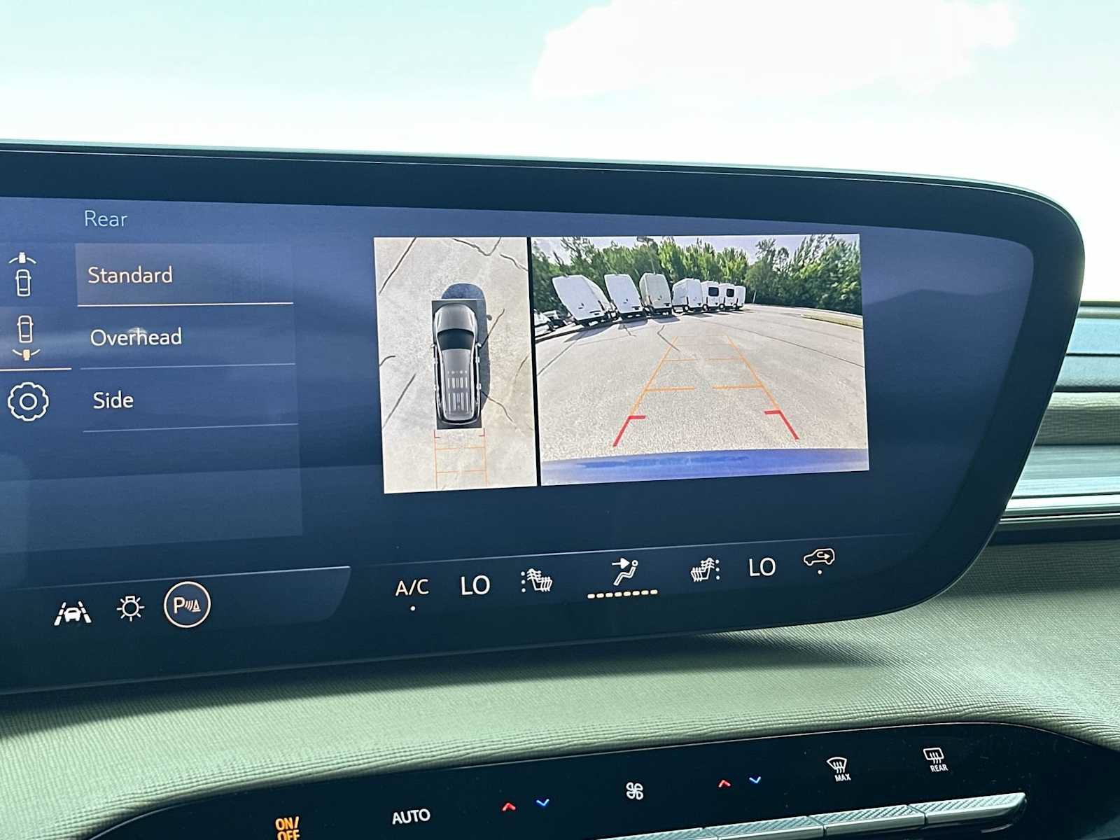 Used 2025 Buick Enclave Preferred w/ Power Package FWD image 32
