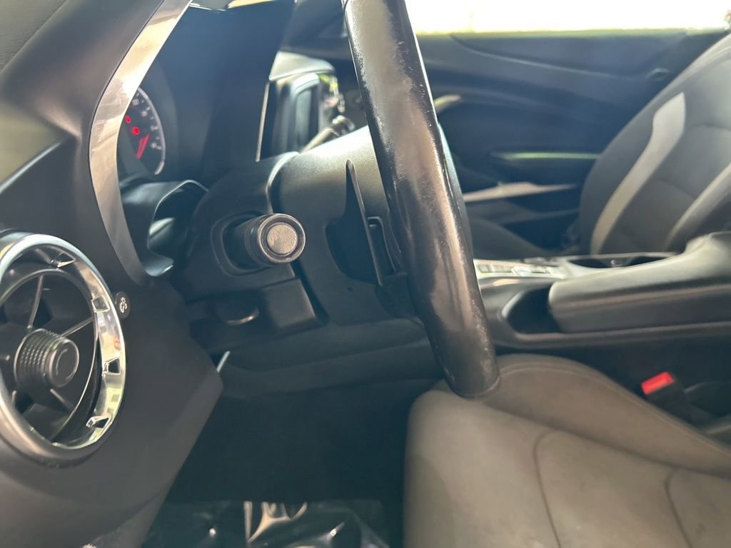 Used 2019 Chevrolet Camaro LT image 33