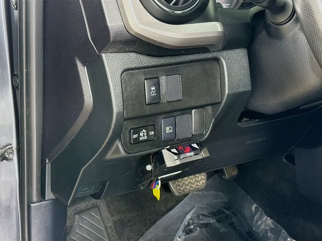 Used 2021 Toyota Tacoma SR5 AWD/4WD image 10