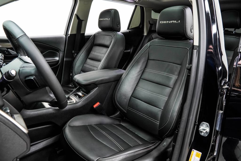 Used 2023 GMC Terrain Denali w/ Denali Premium Package AWD/4WD image 15