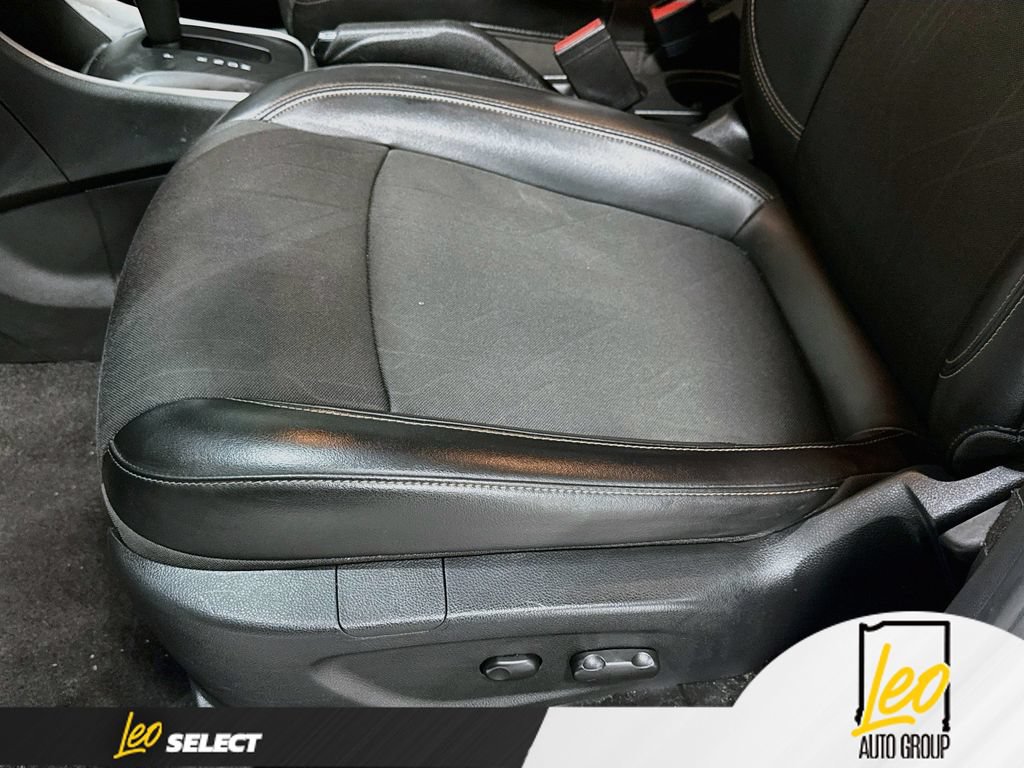 Used 2018 Chevrolet Trax LT w/ LT Convenience Package FWD image 19