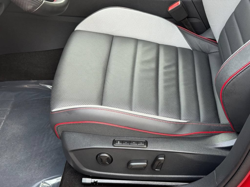 Certified 2025 Volkswagen GTI SE FWD image 22