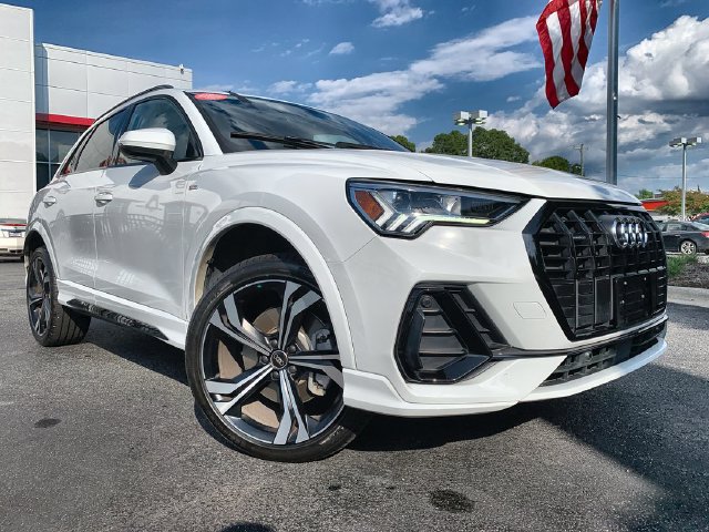 Used 2023 Audi Q3 2.0T Premium Plus w/ Premium Plus Package AWD/4WD image 2