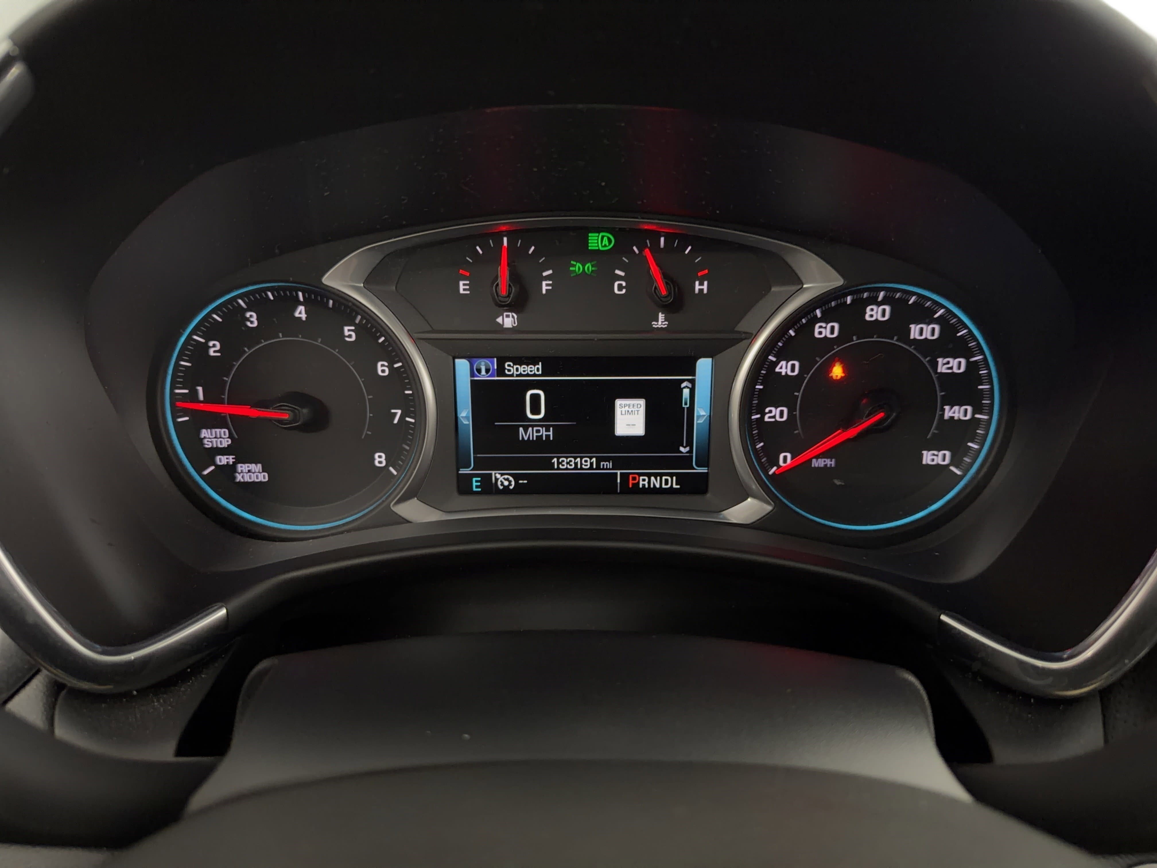 Used 2018 Chevrolet Equinox Premier FWD image 26