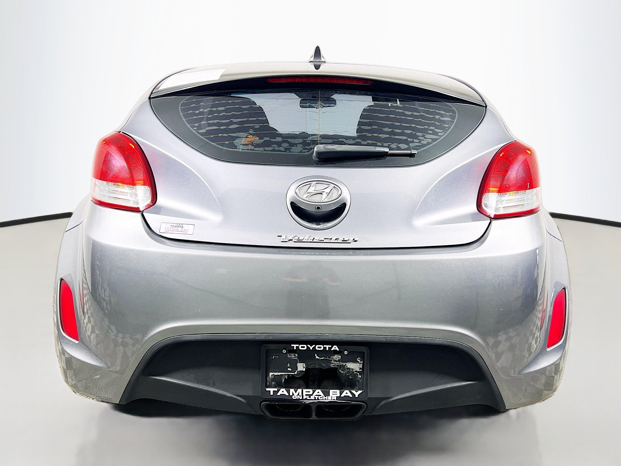 Used 2017 Hyundai Veloster FWD image 6