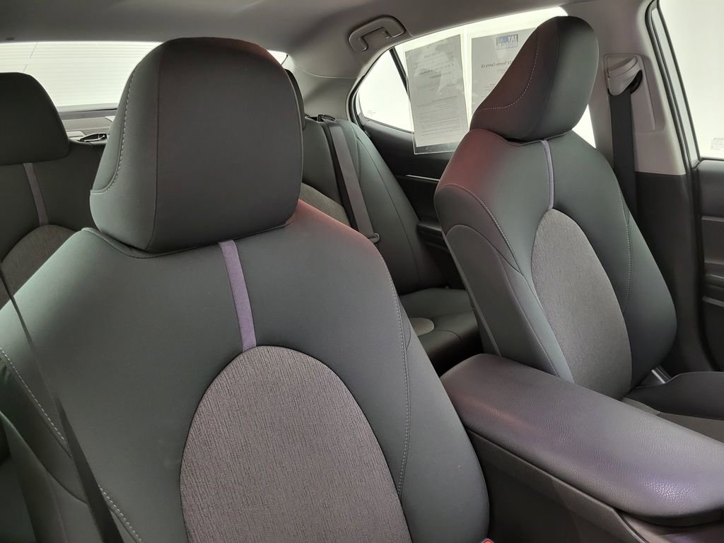 Used 2022 Toyota Camry LE image 33