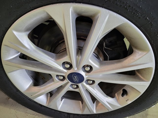 Used 2018 Ford Escape SE w/ SE SYNC Package image 25