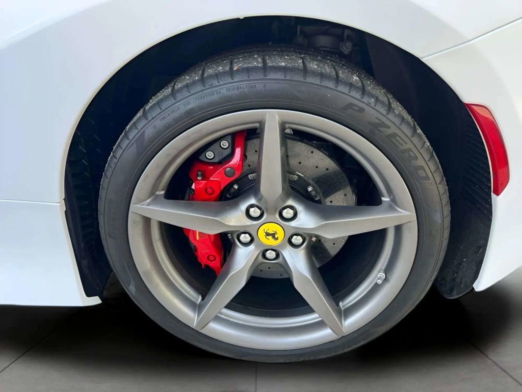 Used 2022 Ferrari F8 Tributo RWD image 29