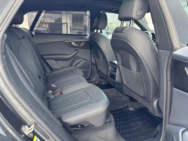 Used 2023 Audi Q8 Premium Plus image 13