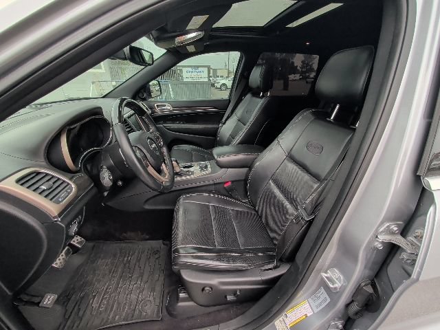 Used 2017 Jeep Grand Cherokee Overland w/ Jeep Active Safety Group AWD/4WD image 14