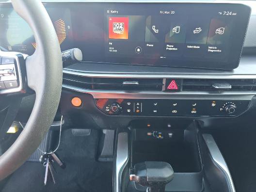 Used 2025 Kia Sorento LX image 17