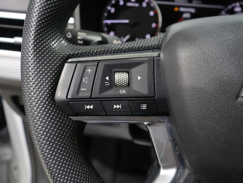 Used 2023 Mitsubishi Outlander ES AWD/4WD image 32