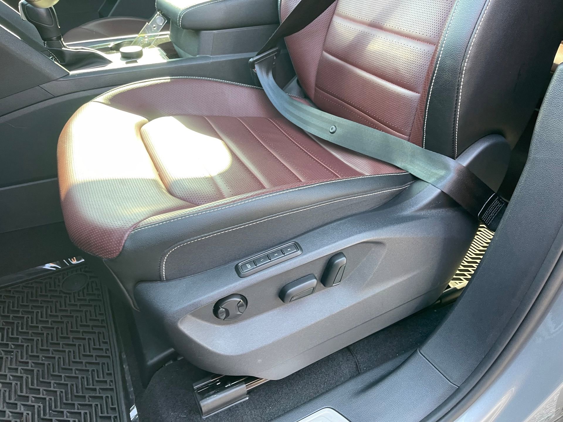 Used 2023 Volkswagen Atlas Cross Sport SEL Premium R-Line image 14