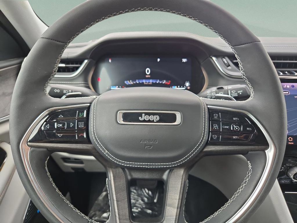 Certified 2023 Jeep Grand Cherokee Overland w/ Luxury Tech Group IV image 25