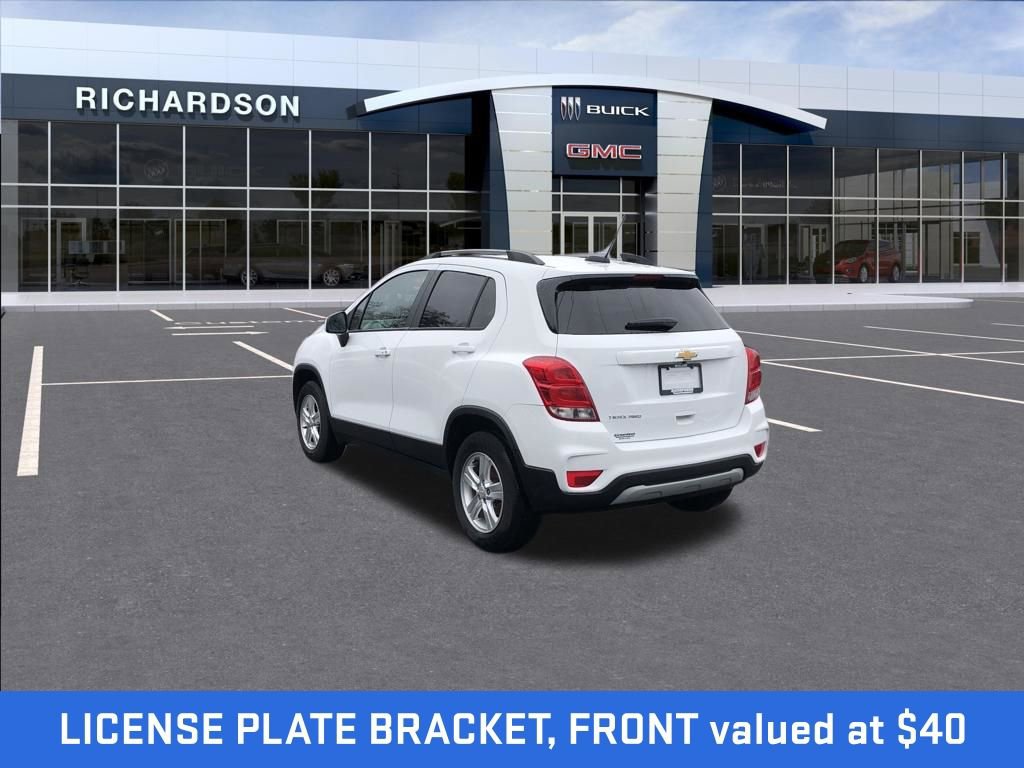 Used 2022 Chevrolet Trax LT w/ LT Convenience Package image 3