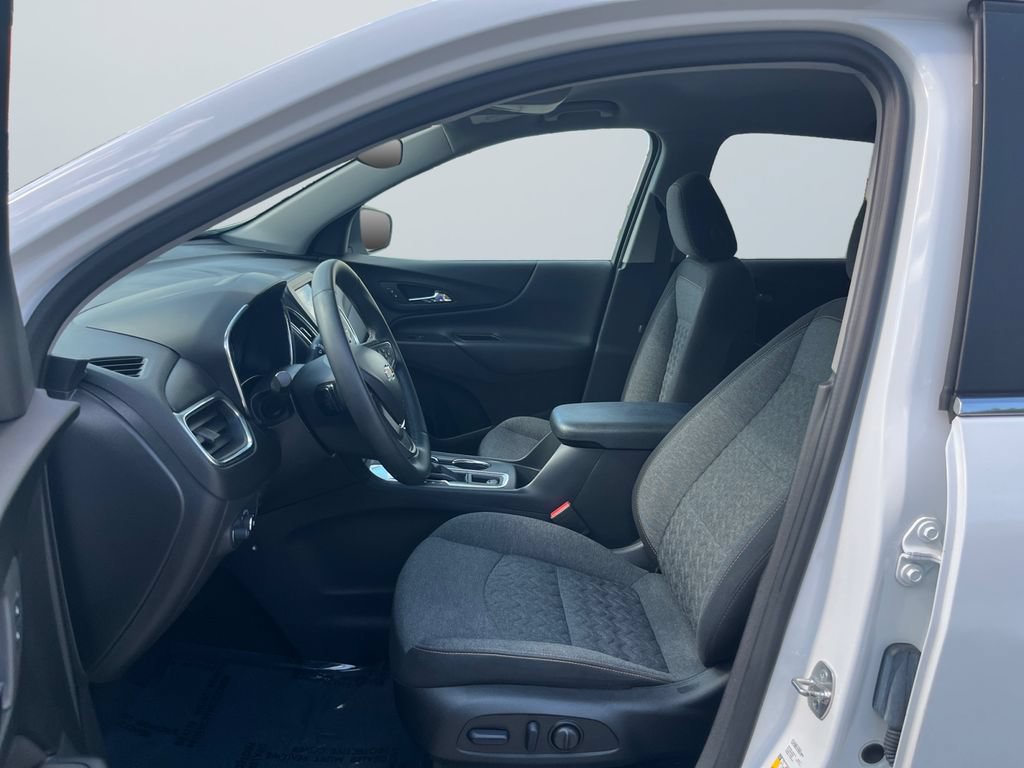Used 2024 Chevrolet Equinox LT w/ LPO, Cargo Package FWD image 9
