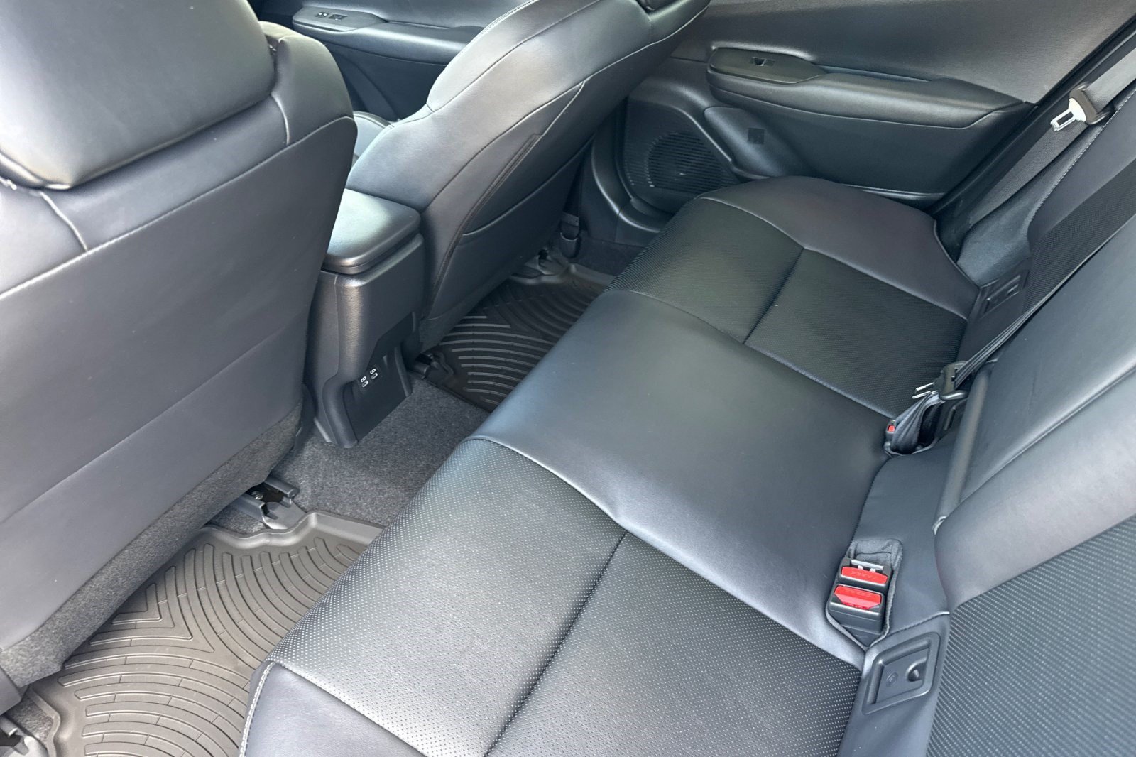 New 2027 Toyota Prius LE FWD image 23