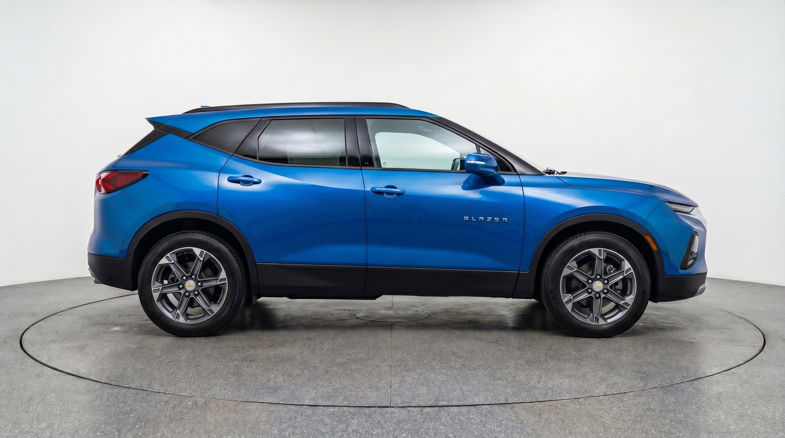 Used 2025 Chevrolet Blazer LT FWD image 11